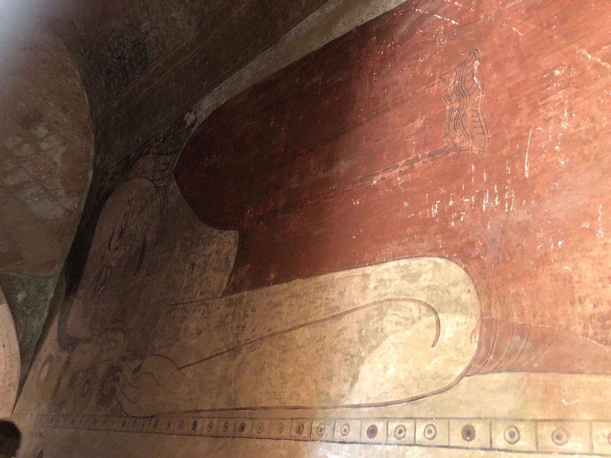 見渡す限り仏塔だらけのバガン
モンゴル人が改修したお寺は顔がモンゴル系
お...