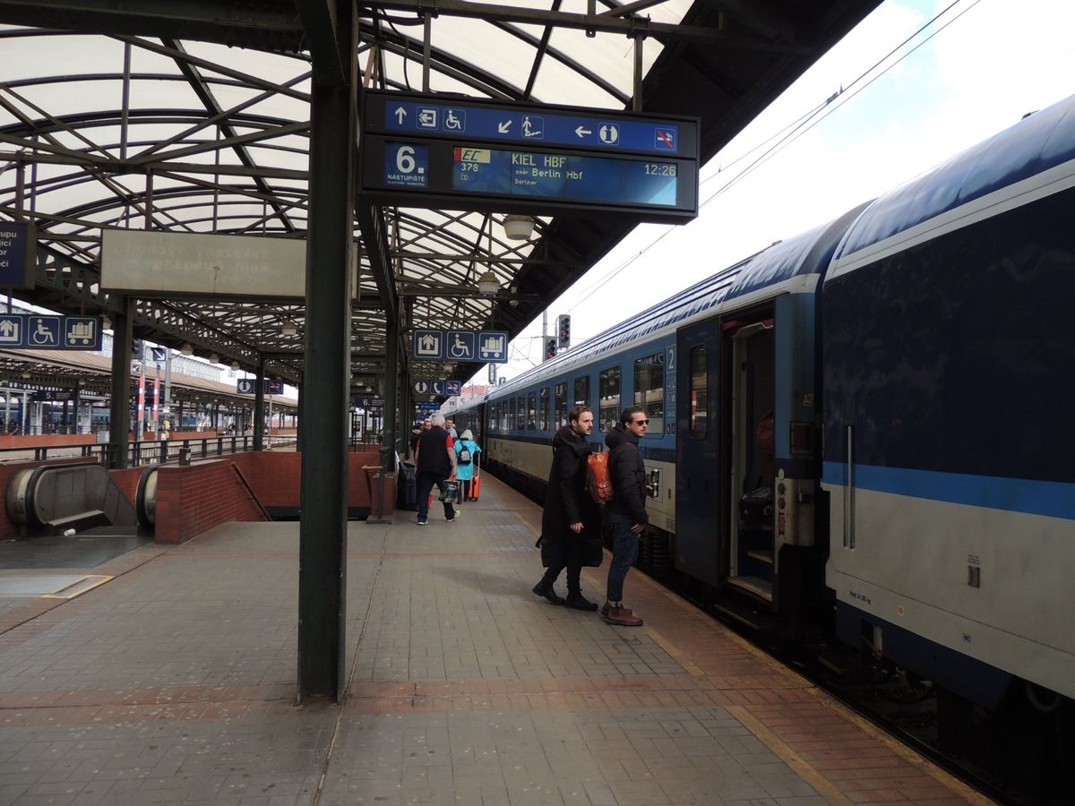 プラハ本駅
ベルリンへ