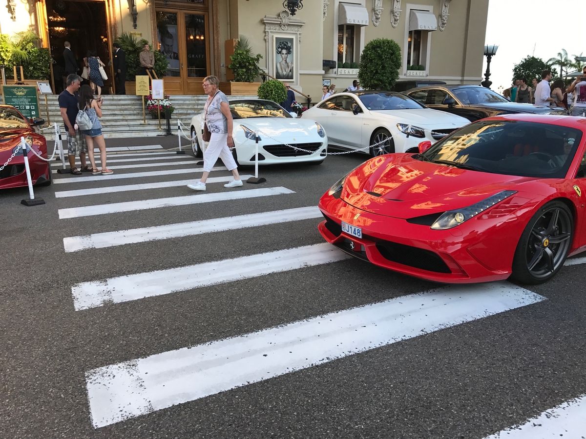 モンテカルロ前のフェラーリたち