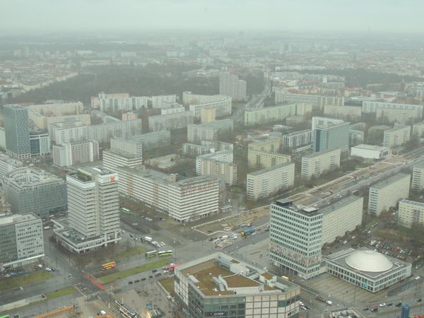 ドイツ・ベルリン「2020年 ベルリン」の写真：東ドイツが建てたテレビ塔から、旧東ベルリ...