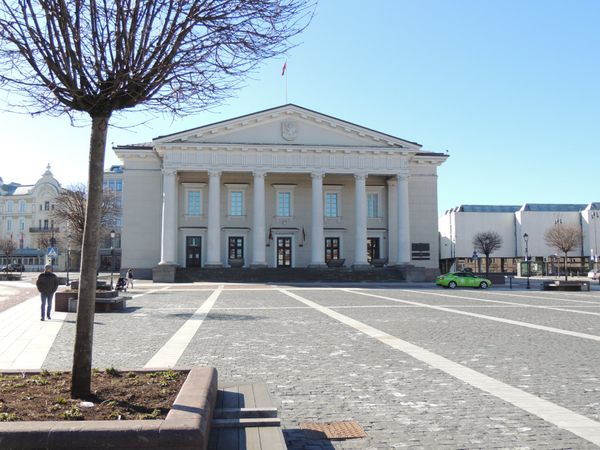 リトアニア・ビリニュス「2020年 リトアニア　港町クライペダからビリニュスへ。」の写真： Town Hall square