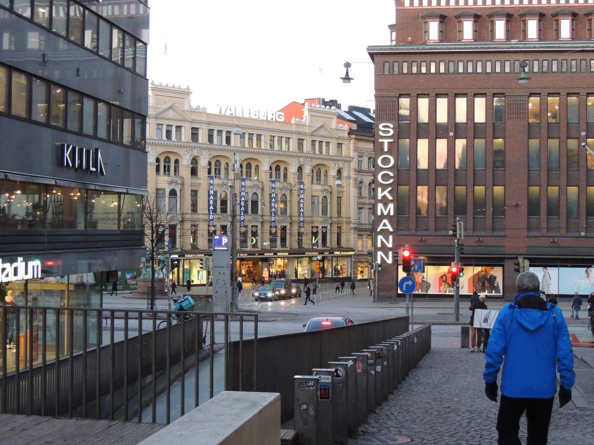 ヘルシンキ駅前