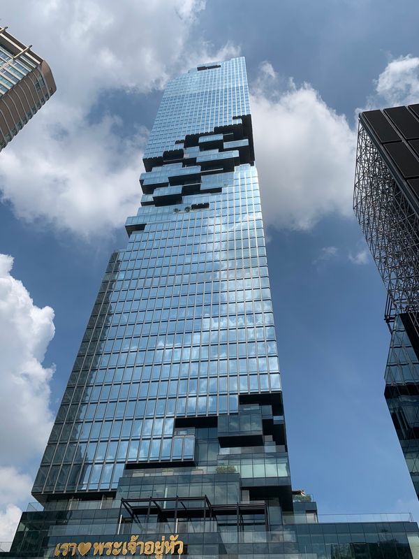 タイ「Bangkok」の写真：マハナコンタワーのエレベーター内