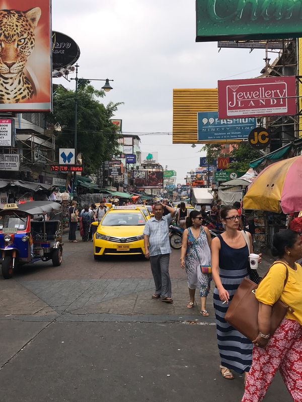 タイ「Bangkok」の写真：カオサンロード。バックパッカーの街