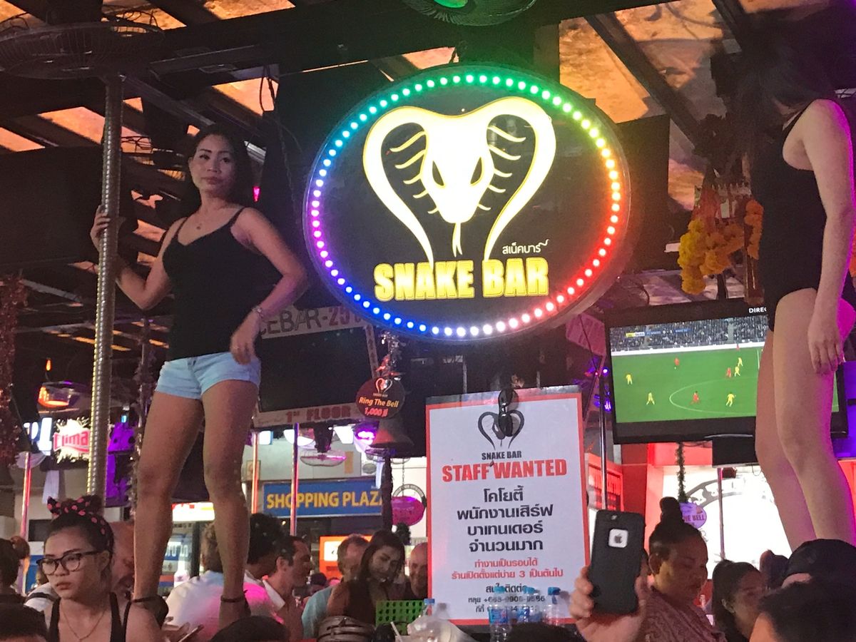 バトンビーチ🏖
バングラロード