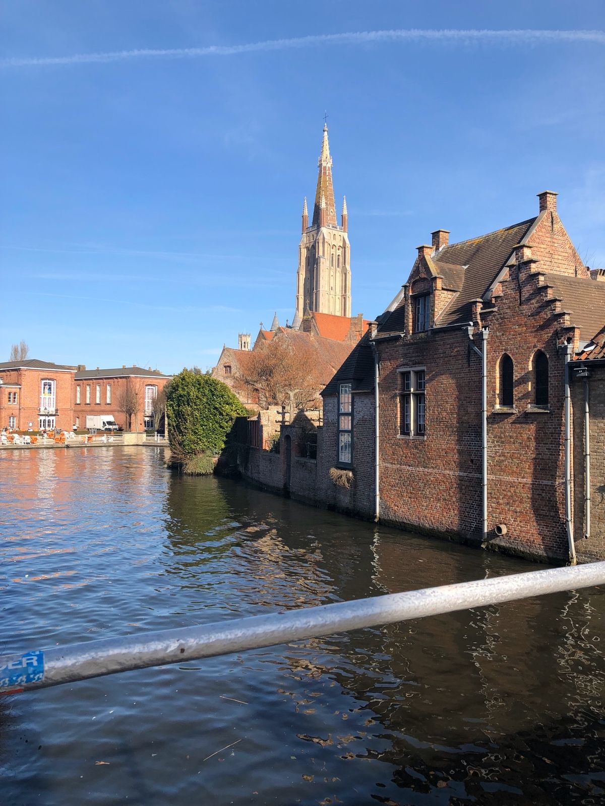 ブルージュはブリュッセルよりも穏やかな雰囲気😊