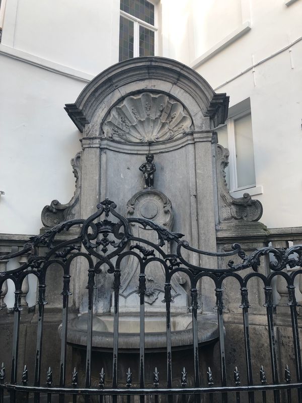 ベルギー・ブリュッセル「ベルギー 一人旅」の写真：小便小僧は目立たなくて最初通り過ぎました...