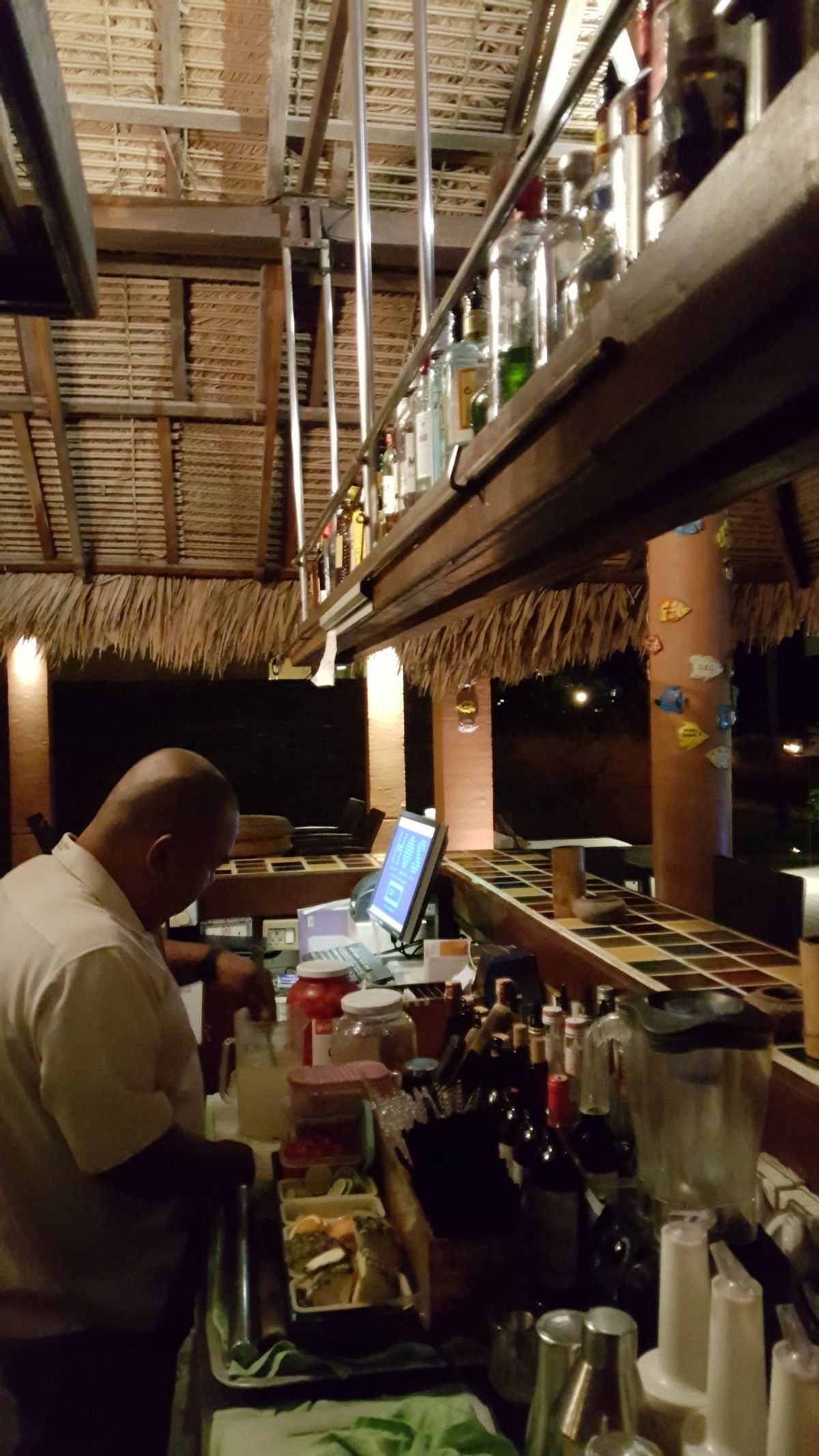 カサ・デル・マーレ②
ホテルのプライベートビーチでのディナー
バー&ロビー