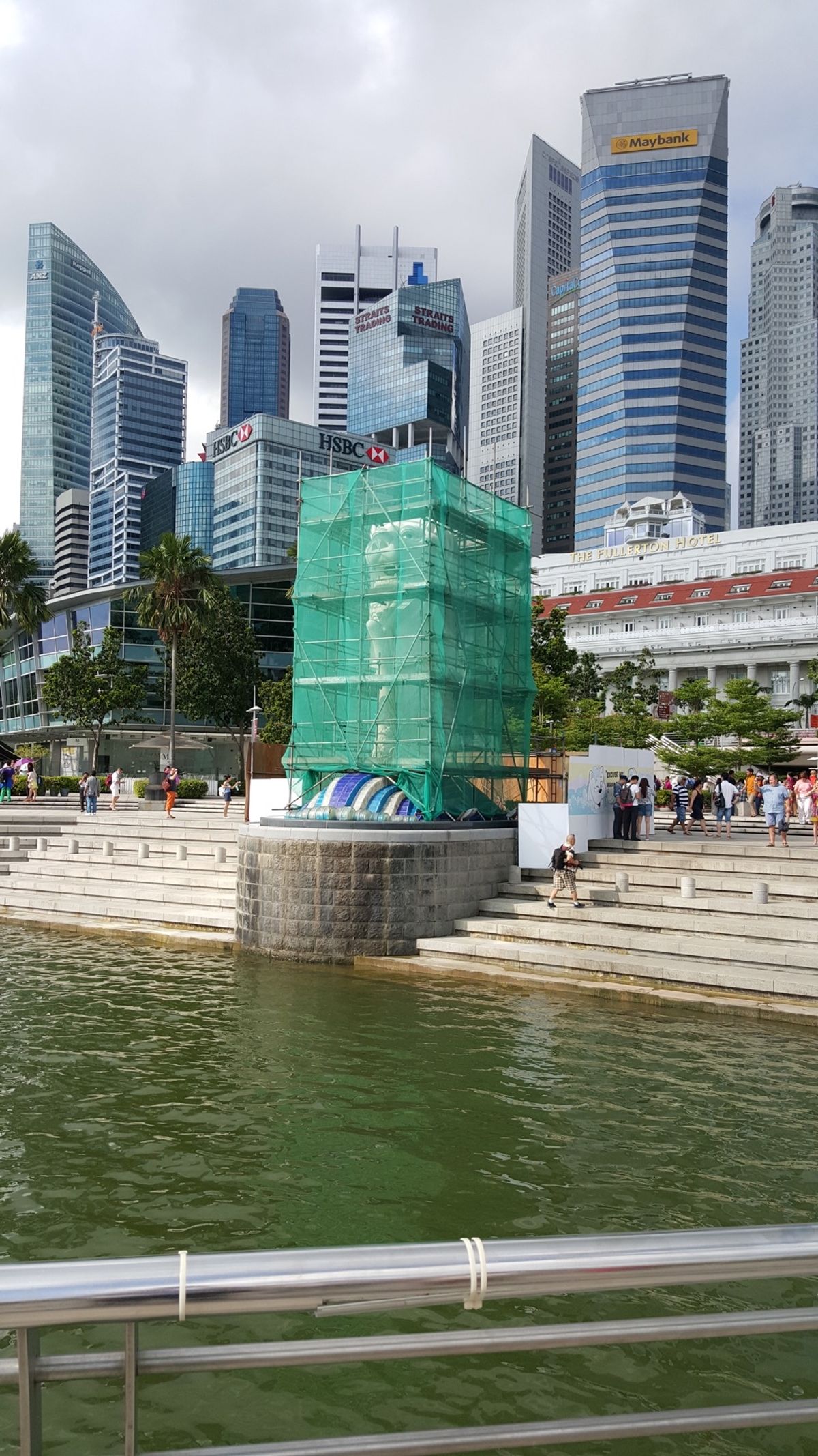 マーライオン修理工事中👷‍♀️