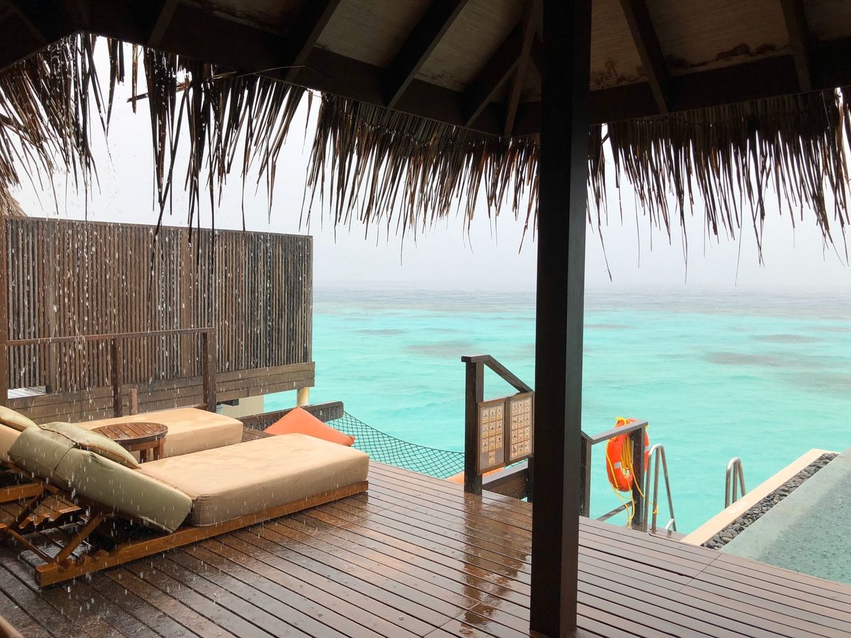 到着した日、生憎の雨