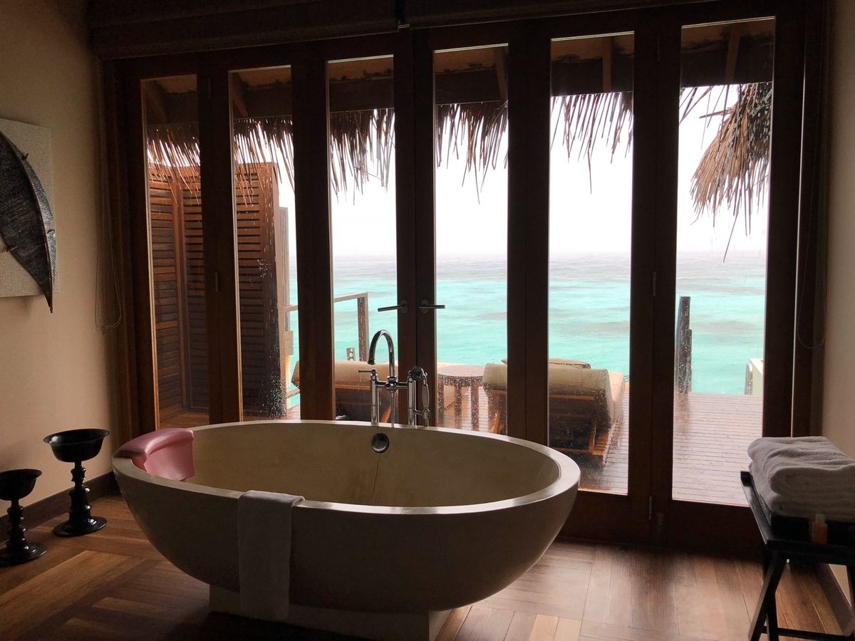 到着した日、生憎の雨