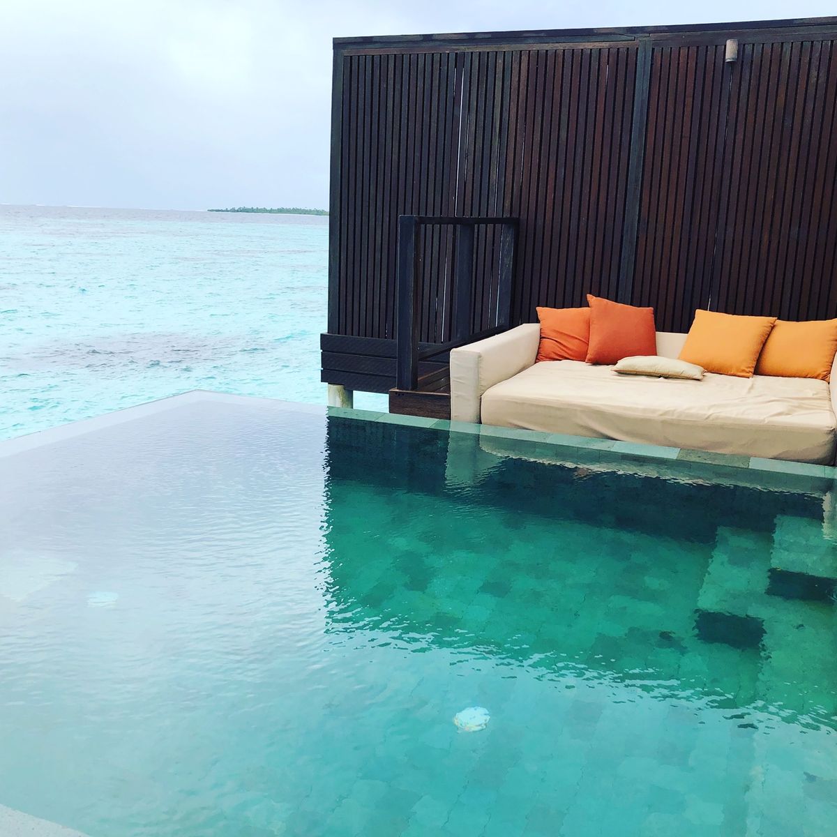 到着した日、生憎の雨