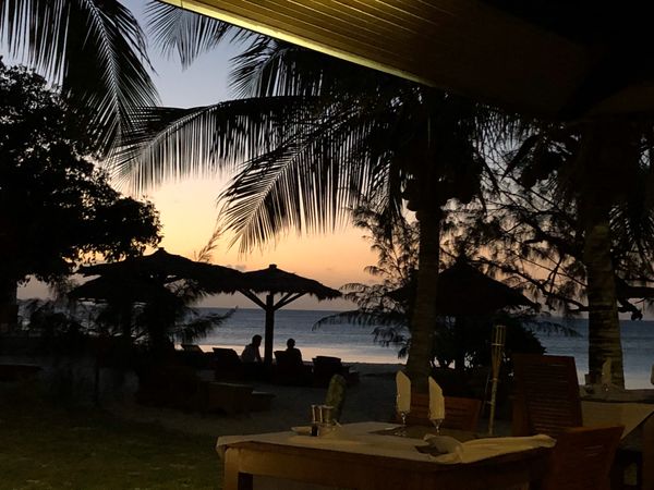 ニューカレドニア「ニューカレドニア　ウヴェア」の写真：パラディ　ド　ウヴェア
サンセット