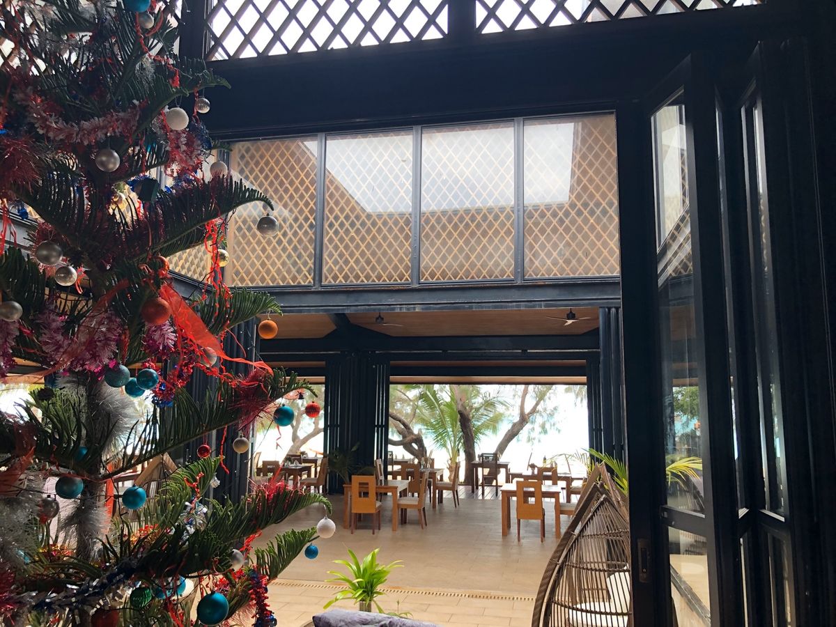 パラディ　ド　ウヴェア
ロビーとプール