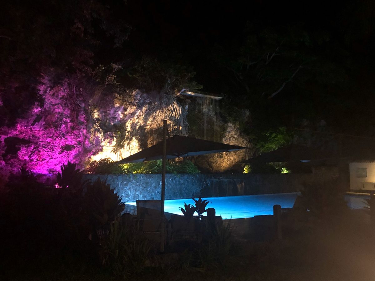 パラディ　ド　ウヴェア
ロビーとプール