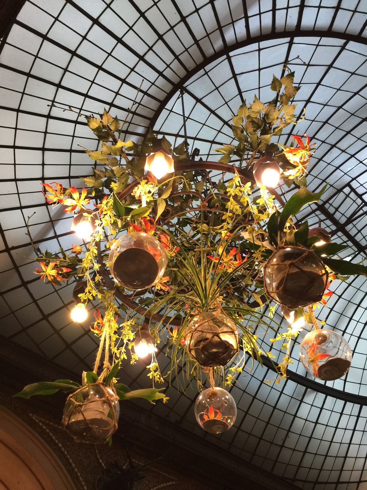 ドイツ　ビアホール
店名は忘れましたが
ビールにウィンナー最高でした！！