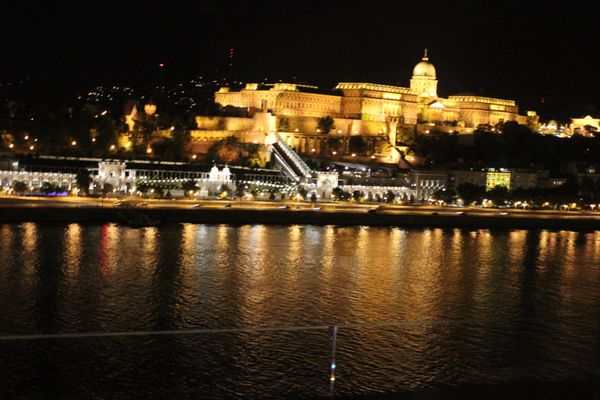 ハンガリー「ハンガリー　ブタペスト」の写真：ホテルの部屋からブダの王宮