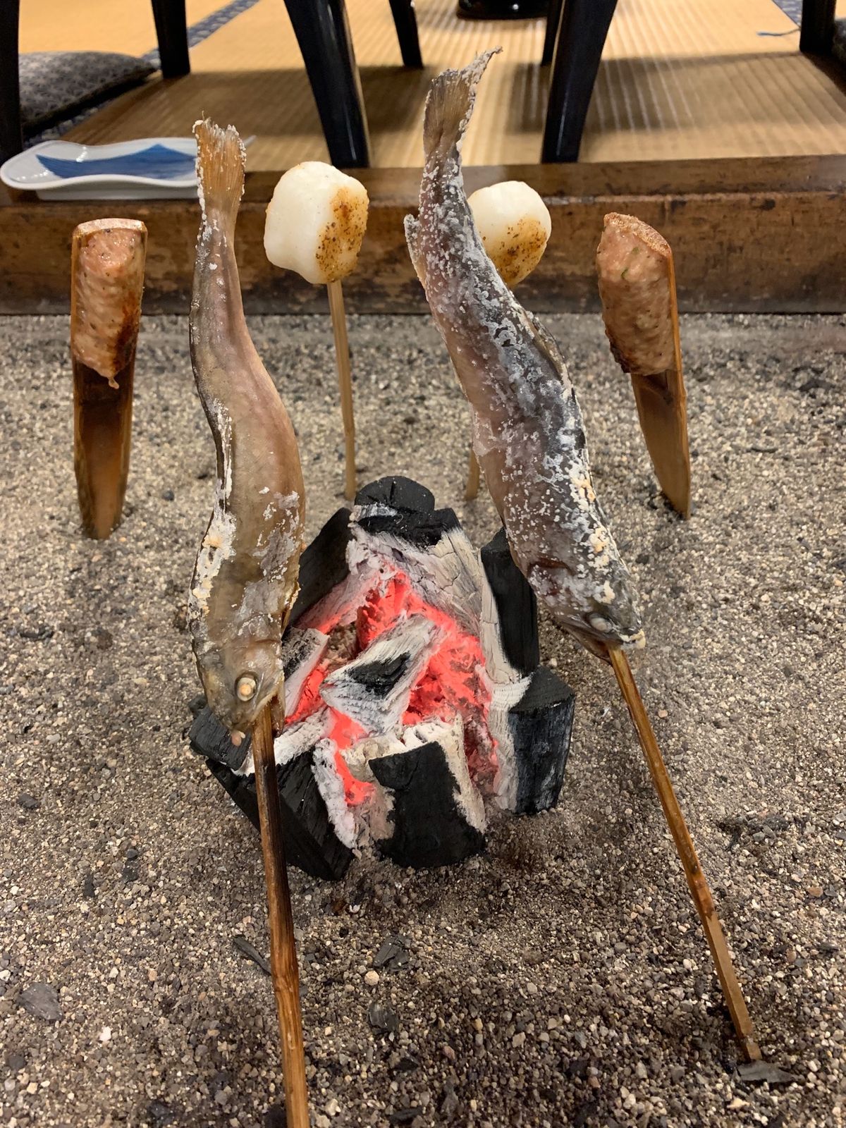 香ばしい囲炉裏焼き🐟😋