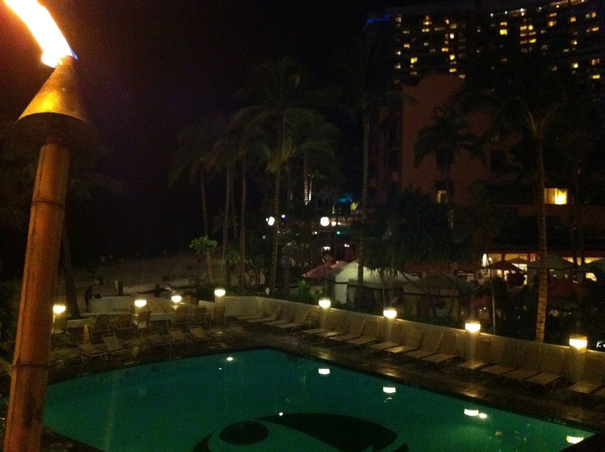 最後の夜はアウトリガーワイキキのフラグリルへ
雰囲気良くていいレストランで...