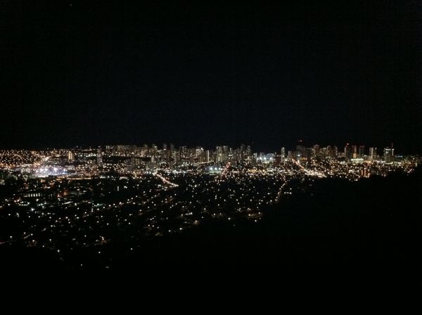 アメリカ(米国)・ホノルル「初ハワイ」の写真：花火からそのままタンタラスの丘の夜景ツア...