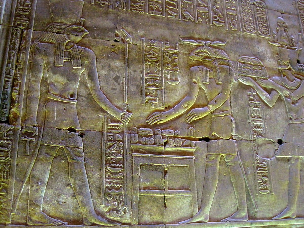 エジプト南部の世界で最初の世界遺産　アブシンベル神殿からナイル川を北上し中...