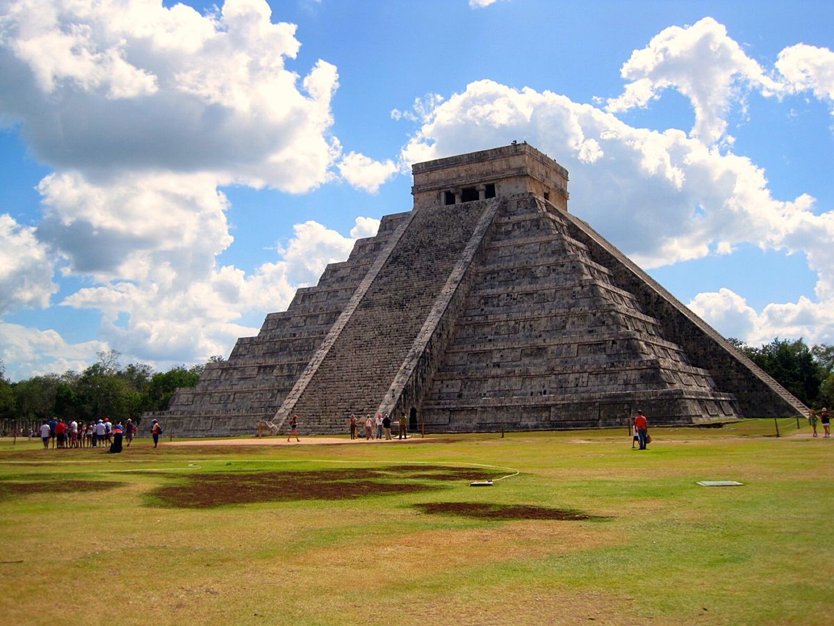 真っ青なカリブ海が広がるカンクン
カンクンから日帰りで行けるチェチェンイツ...