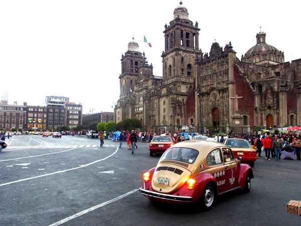 メキシコ・グアナファト「メキシコ　自然も遺跡も料理も最高な国へ」の写真：夜景も美しい首都メキシコシティ