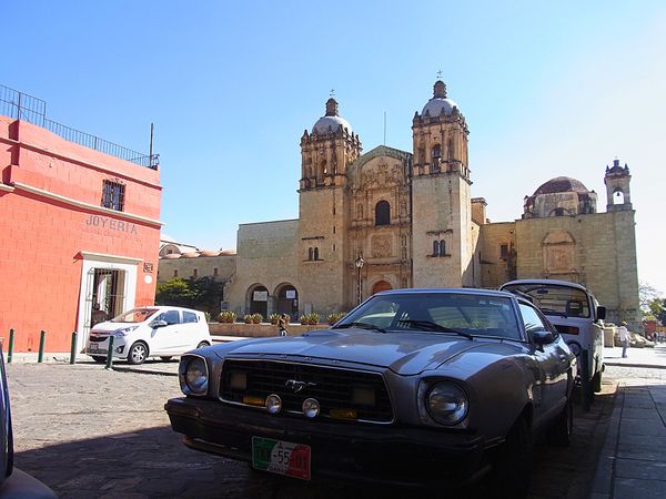 メキシコ・グアナファト「メキシコ　自然も遺跡も料理も最高な国へ」の写真：街全体が世界遺産のオアハカ
郊外にはモン...