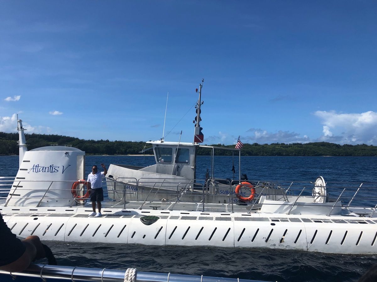 モーニングヨガしたり、アトランティスサブマンに乗船して海底探検！　台風にヒ...