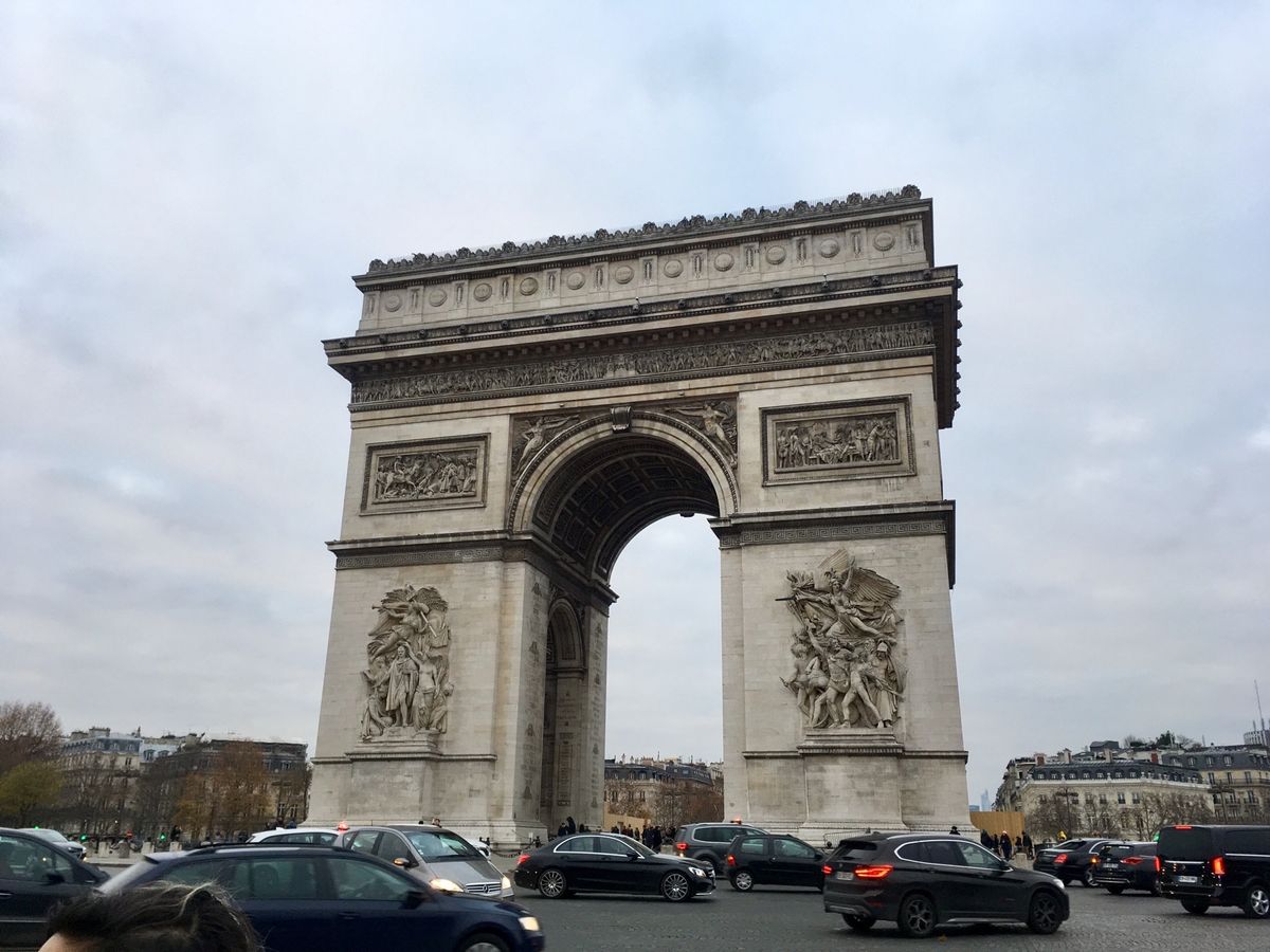 ノートルダム大聖堂。燃えてしまったニュースには衝撃を受けたな。
凱旋門は無...