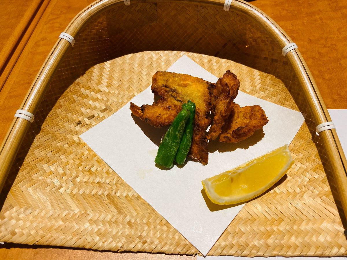 下関ならではのお料理　
各部屋ごとにある小さいけど源泉掛け流しの温泉♨️ ...