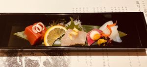 下関ならではのお料理　
各部屋ごとにある小さいけど源泉掛け流しの温泉♨️ ...