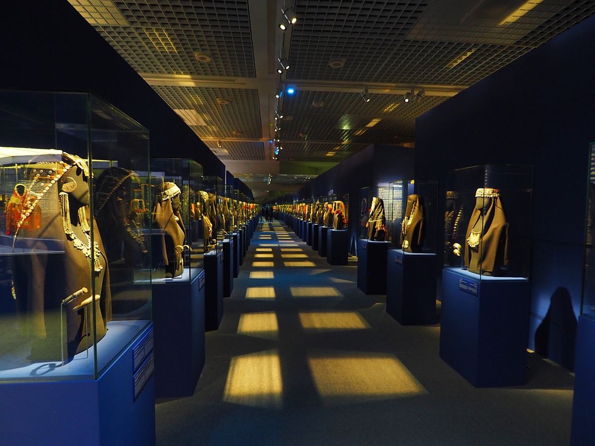 ドライブをすると、あちこちで油田採掘基地やプラントを見ることができる
有数...