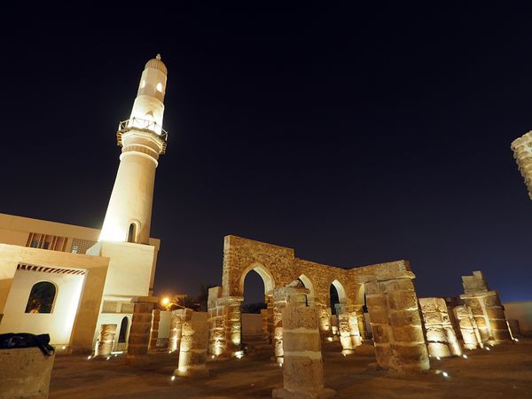 バーレーン・バーレーン「バーレーン　レンタカーで産油国中をドライブ」の写真：ライトアップが綺麗なアルハミースモスク
...