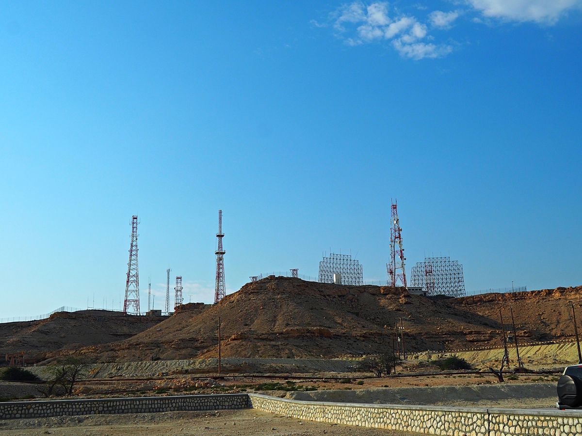 ドライブをすると、あちこちで油田採掘基地やプラントを見ることができる
有数...