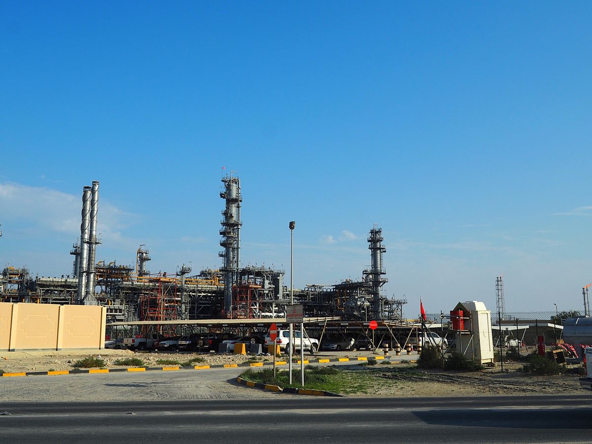 ドライブをすると、あちこちで油田採掘基地やプラントを見ることができる
有数...