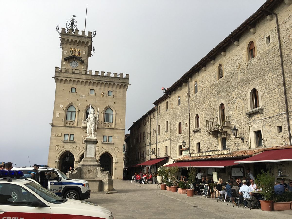 見ず知らずの外人さんにお花貰いました💐