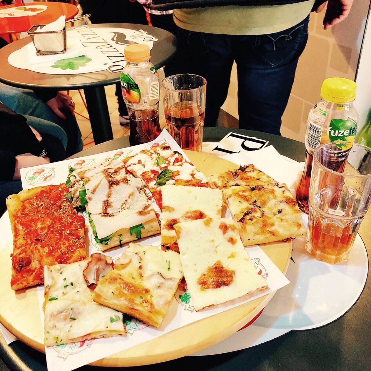 🍦🍕🧁🥧😋
バチカン美術館から出てちょっと歩いたところのピザ屋さん、すごく...