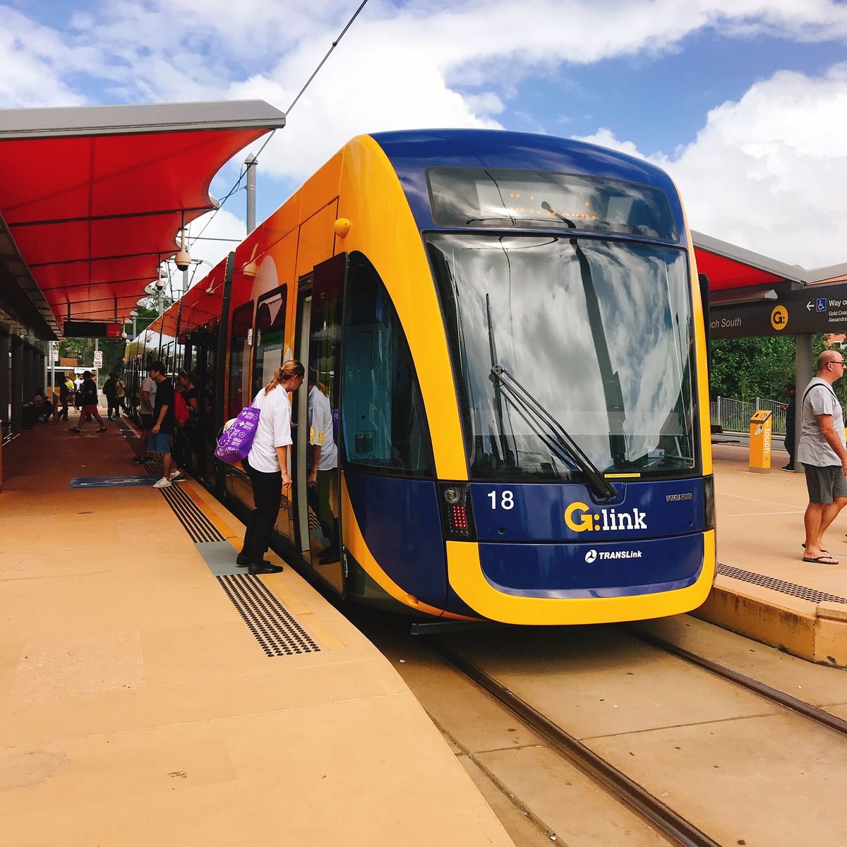 おすすめ観光地③「サーファーズパラダイス」
ゴールドコーストの代名詞！
こ...