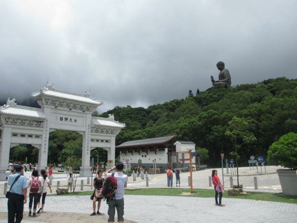 香港・香港島、「ドーチェ！HongKong」の写真：ンゴンピン。
ロープウェイに乗って大仏の...