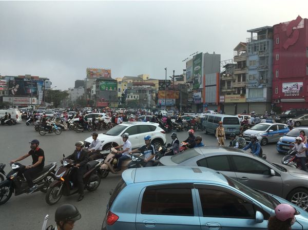 ベトナム・ダナン「ベトナム旅行」の写真：ツアーだからバス移動🚌移動中は寝てしまう...