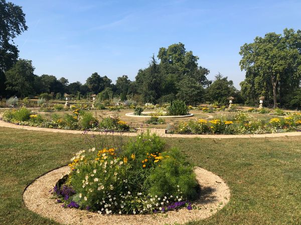 フランス・パリ　「フランスへ」の写真：パガテル公園