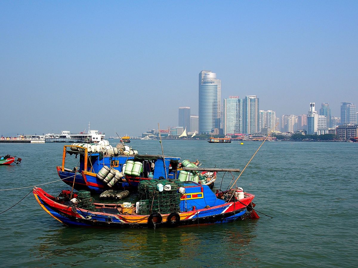 コロンス島
この小さな島は所狭しと様々な趣の建物で埋め尽くされています
高...