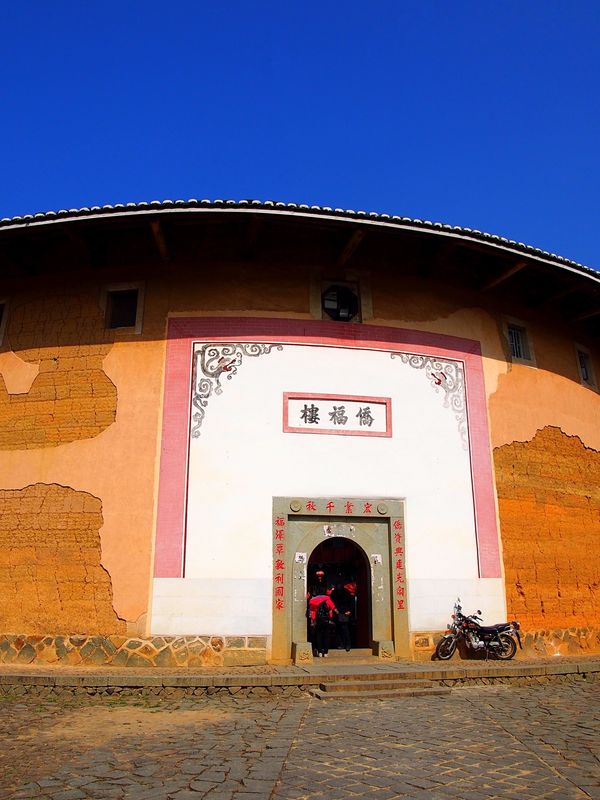 中国・廈門「中国福建省　世界遺産の永定土楼とコロンス島へ」の写真：永定土楼
アモイからバスに揺られて数時間...