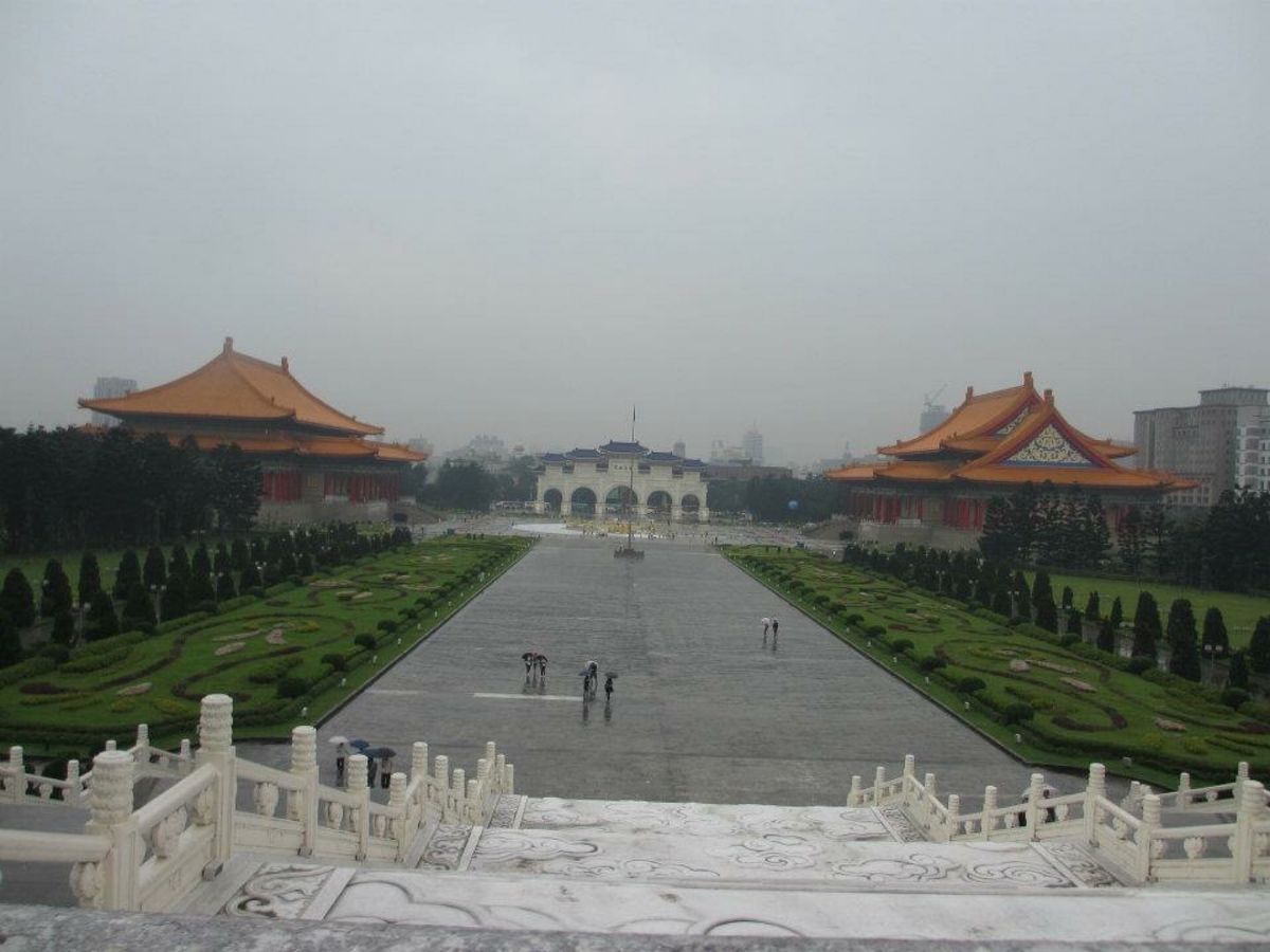 有名な観光地なのに大雨で人がいなかった…
台湾にもあった足湯。雨が止んだ隙...