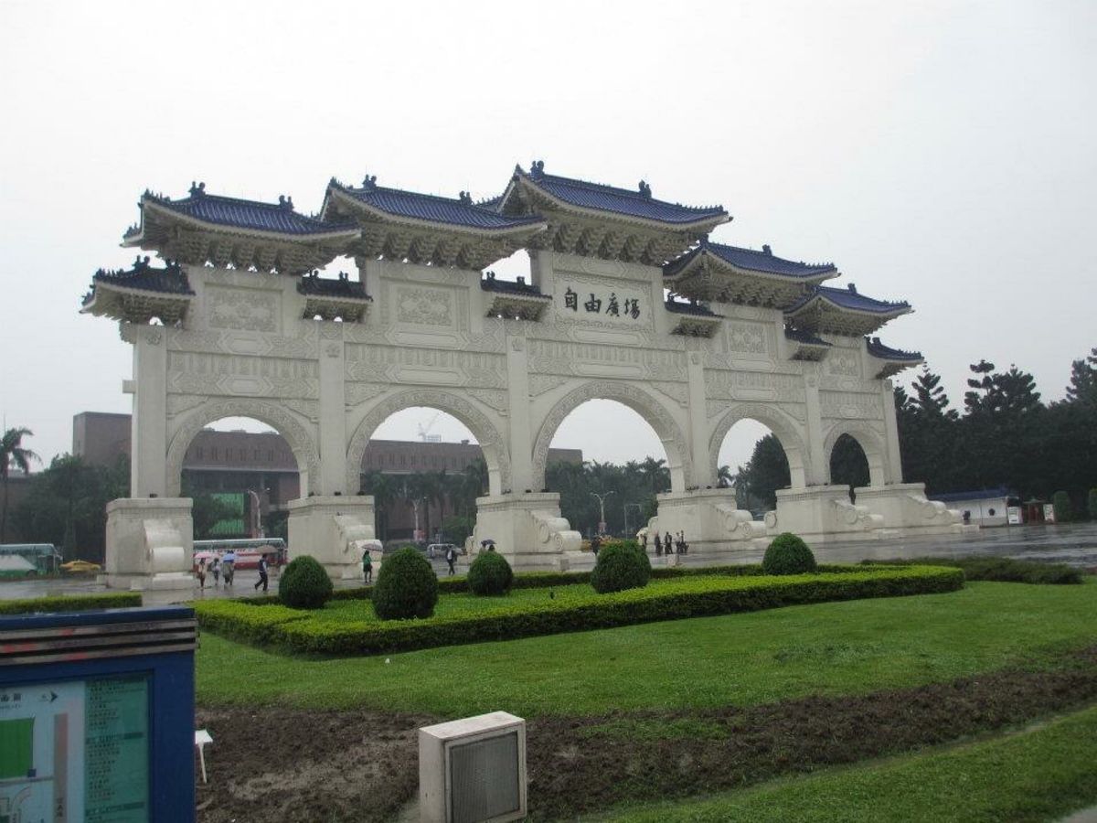 有名な観光地なのに大雨で人がいなかった…
台湾にもあった足湯。雨が止んだ隙...