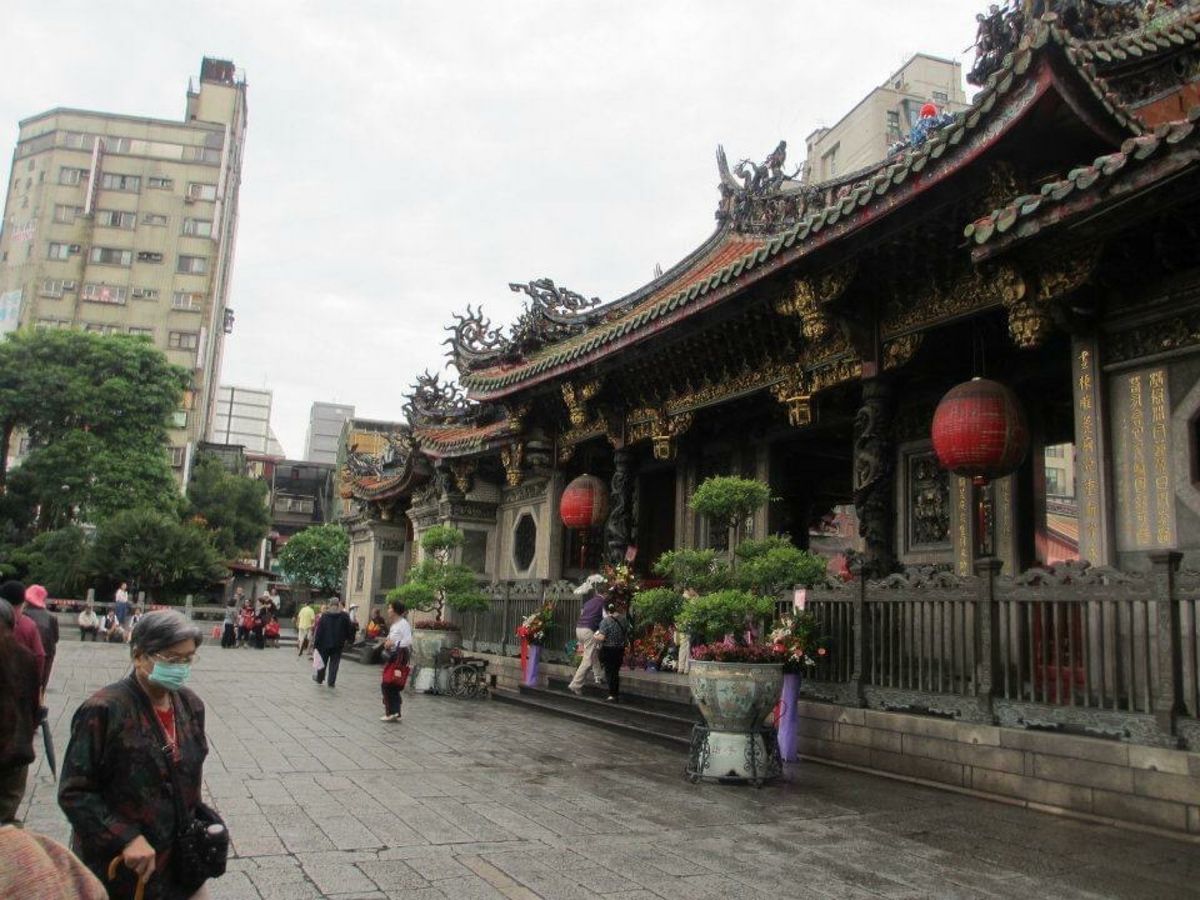 毎日雨だったのに雨が多いで有名な九份は晴れてた
