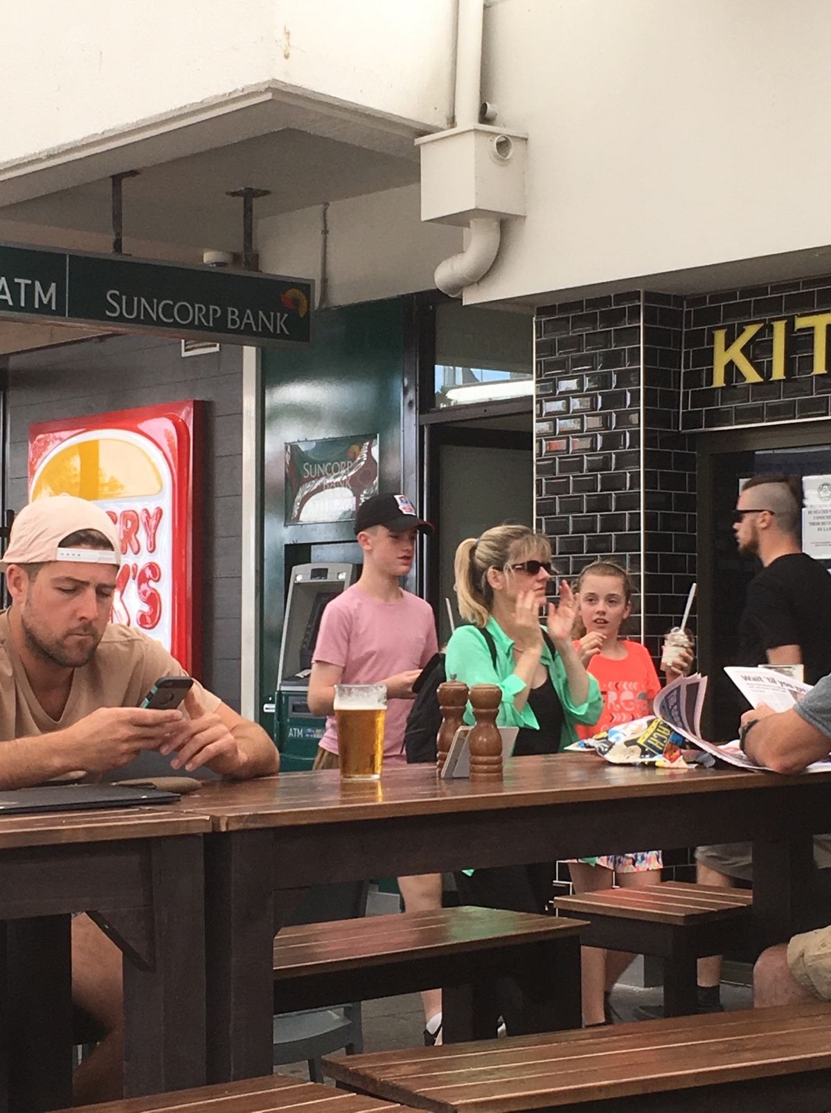 ホテルからトラムでサーファーズパラダイスへGO‼︎🚋