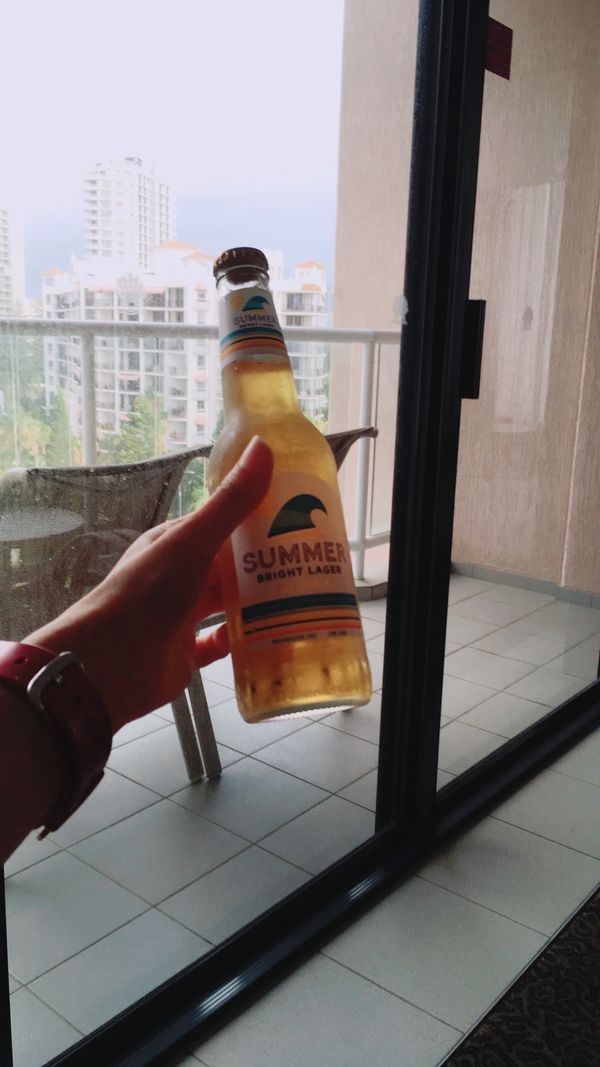 オーストラリア連邦・ゴールドコースト「オーストラリア1人旅✈️」の写真：部屋飲み🍺ローカルビールだって聞いたから...