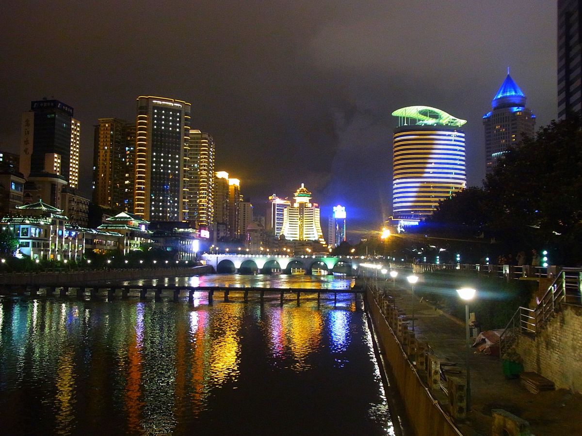 貴陽
貴州省の省都　貴陽市はかなりの大都会